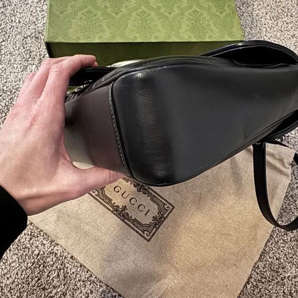 Gucci GG MARMONT MATELASSÉ MEDIUM SHOULDER BAG Black with Antique Silver - Picture 7 of 10